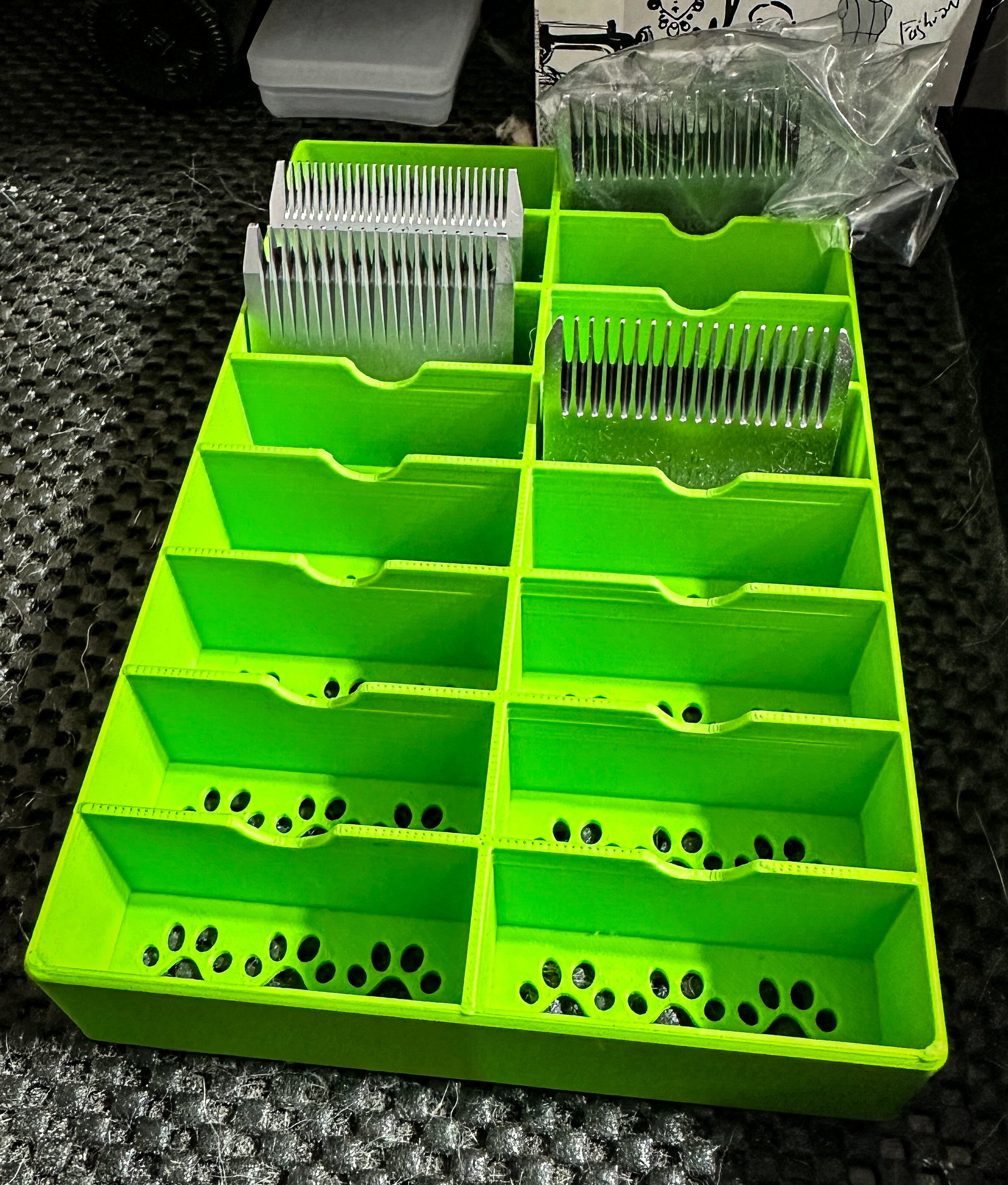 The Corgi - Dog Grooming Standard Size Clipper Blade Holder | up to 16 |