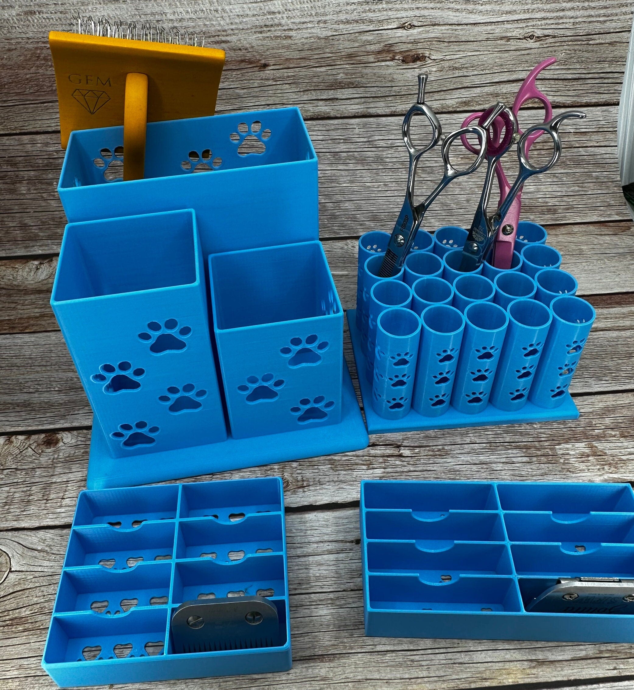 Dog Grooming Starter Kit Medium Size Brush Holder 20 Vertical Shear Holder 8 Wide Blade Holder 8 Standard Blade Holder Light Blue